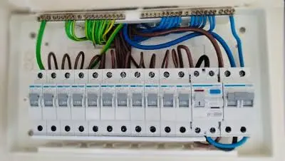 کلید محافظ جان و فیوز برق